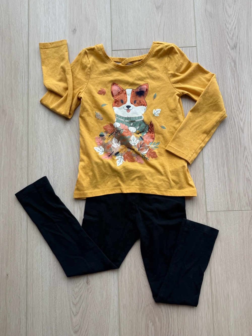 Isaac Mizrahi Girls Yellow Fox Top with Black Leggings